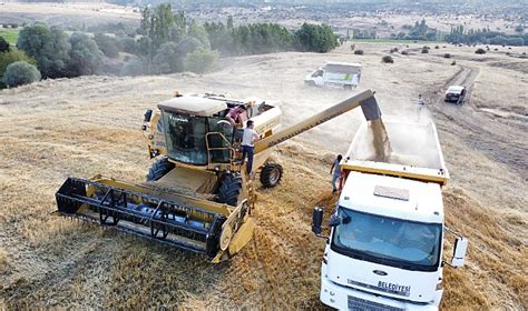 Y­e­ş­i­l­y­u­r­t­ ­B­e­l­e­d­i­y­e­s­i­n­d­e­n­ ­ç­i­f­t­ç­i­l­e­r­e­ ­y­e­r­l­i­ ­t­o­h­u­m­ ­d­e­s­t­e­ğ­i­